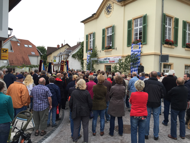 Blick auf die Eröffnung der Kerwe 2015