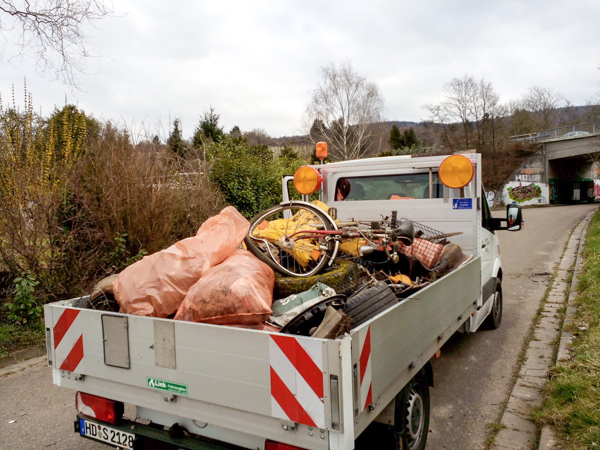 Ein LKW voller Müll