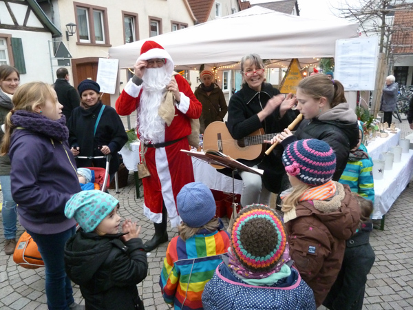 Szene auf dem Markt mit Nikolaus