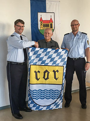 Bei der Fahnenübergabe